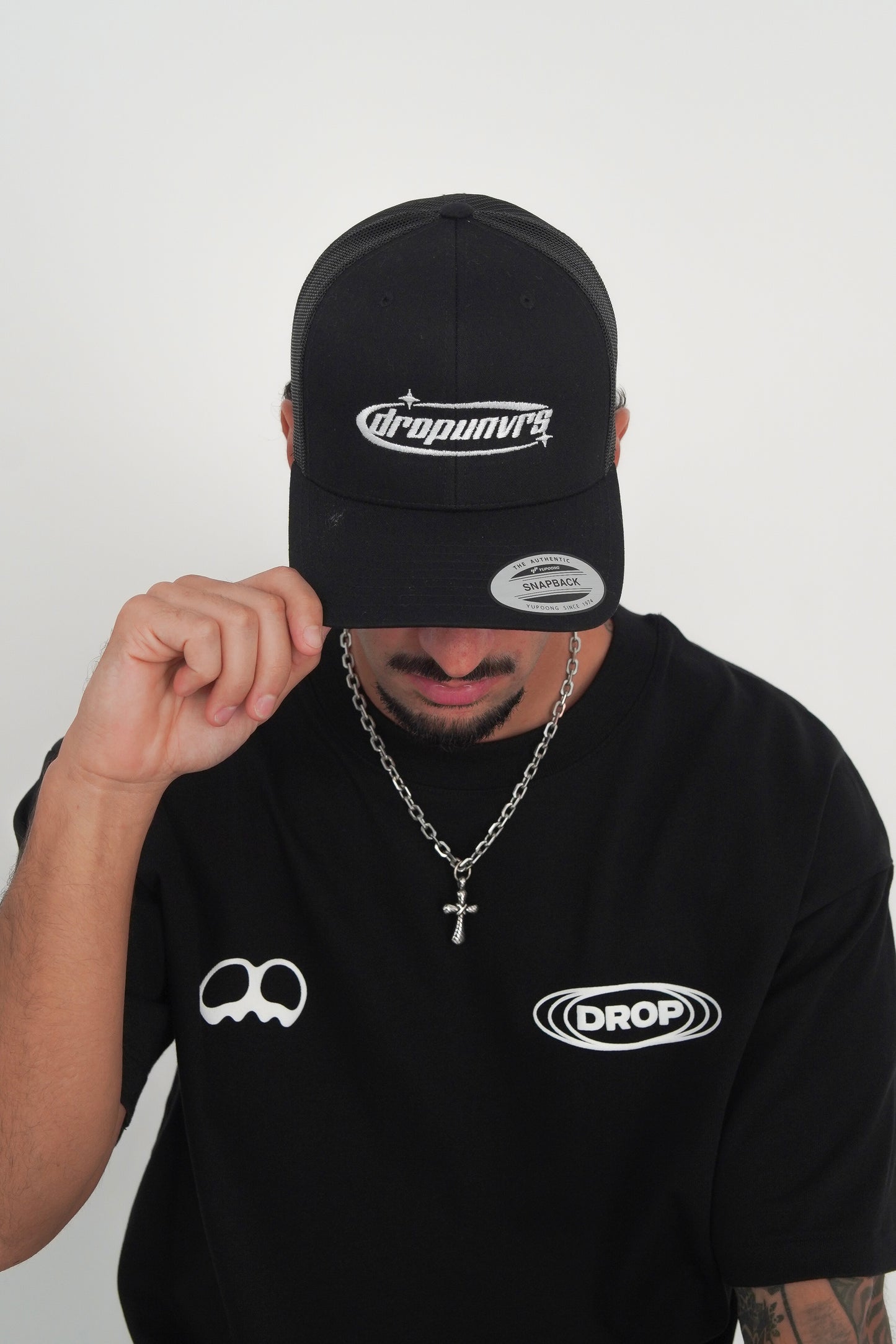 GORRA DROP UNVERS -- BLACK EDITION